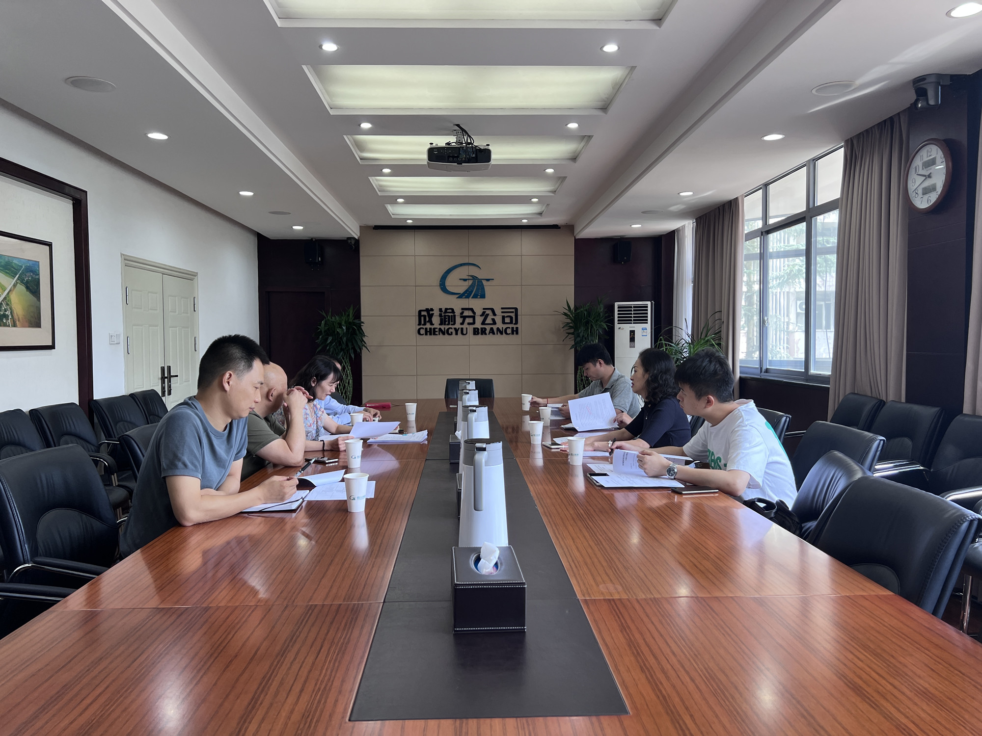2022.6.29+成渝公司內(nèi)控審計監(jiān)事部到成渝分公司開展專項審計“回頭看”_副本